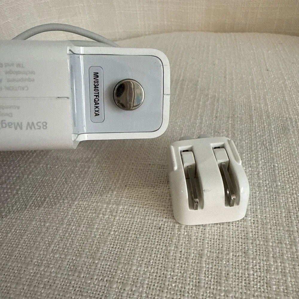 Apple 85W‎ Magsafe 1st Generation L-tip Power Adapter